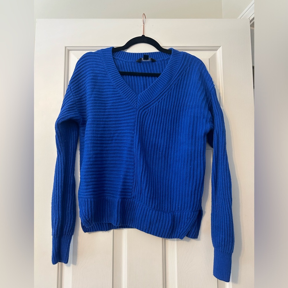 Vera Wang Blue Sweater